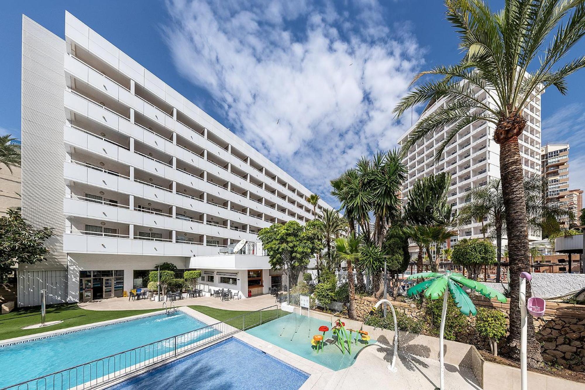 בנידורם Poseidon Resort מראה חיצוני תמונה